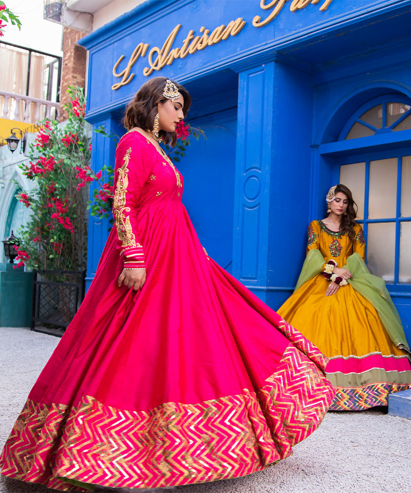 Gulabraat 3 PC (Dupatta, Frok, Bottom Capri)