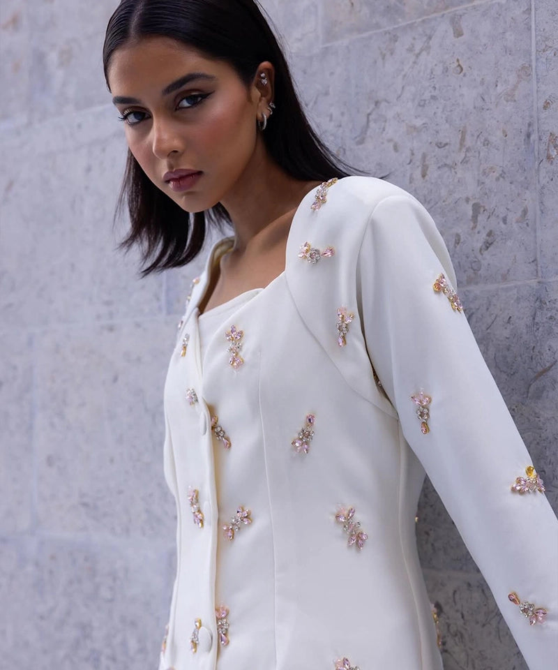 White 2-piece set (Coat + Inner & Pants)